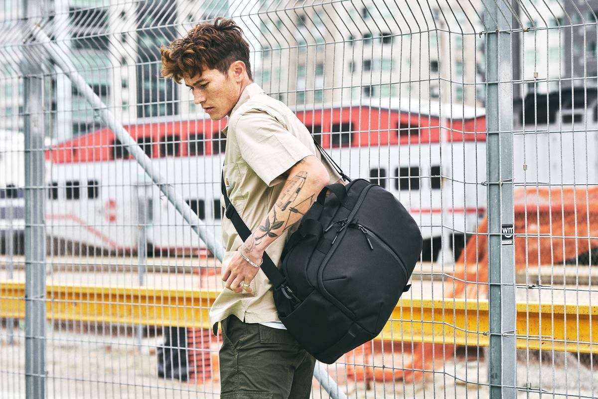 Stowline Carry duffel in use